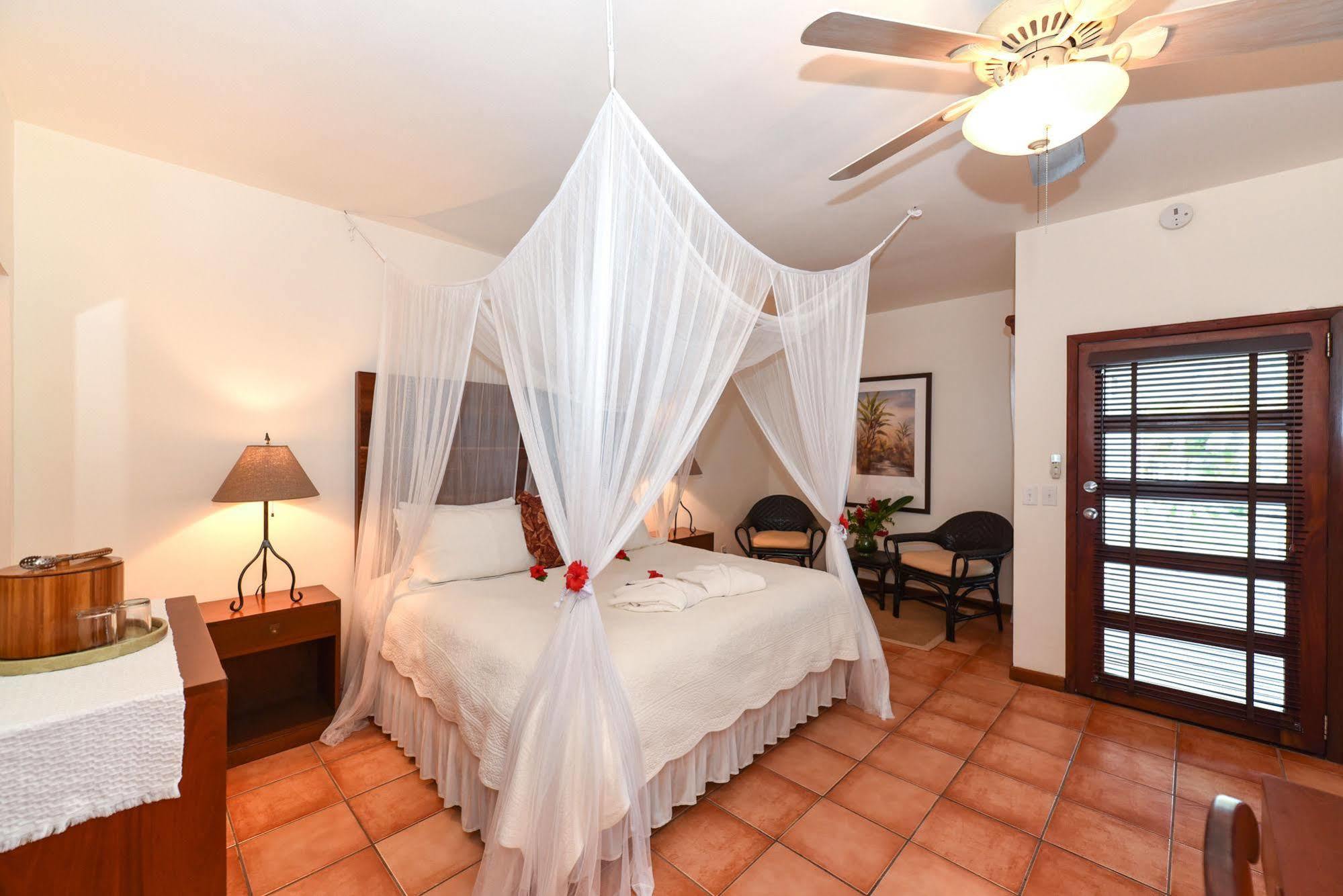 Victoria House Resort & Spa San Pedro  Ngoại thất bức ảnh